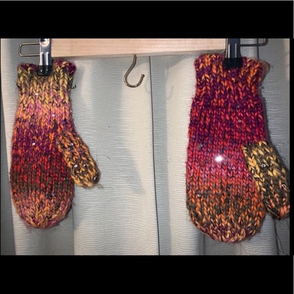 Mittens GIRLS (free w/purchase) - Picture 2 of 2